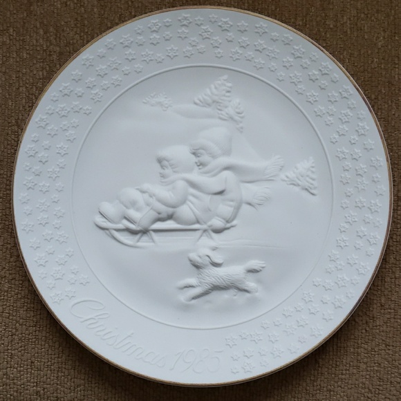 Avon 1985 Christmas Plate - Picture 1 of 6